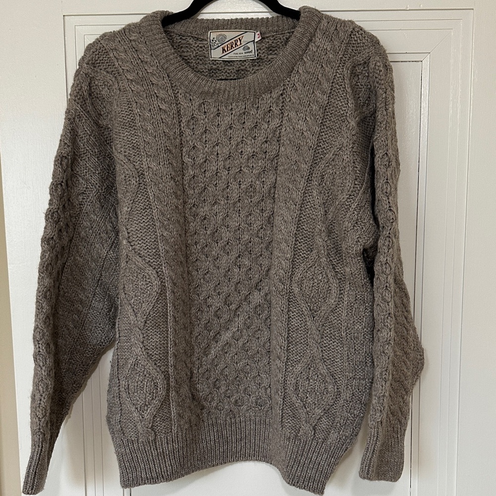 Vintage Kerry wool  Cable Knit Crewneck Sweater
